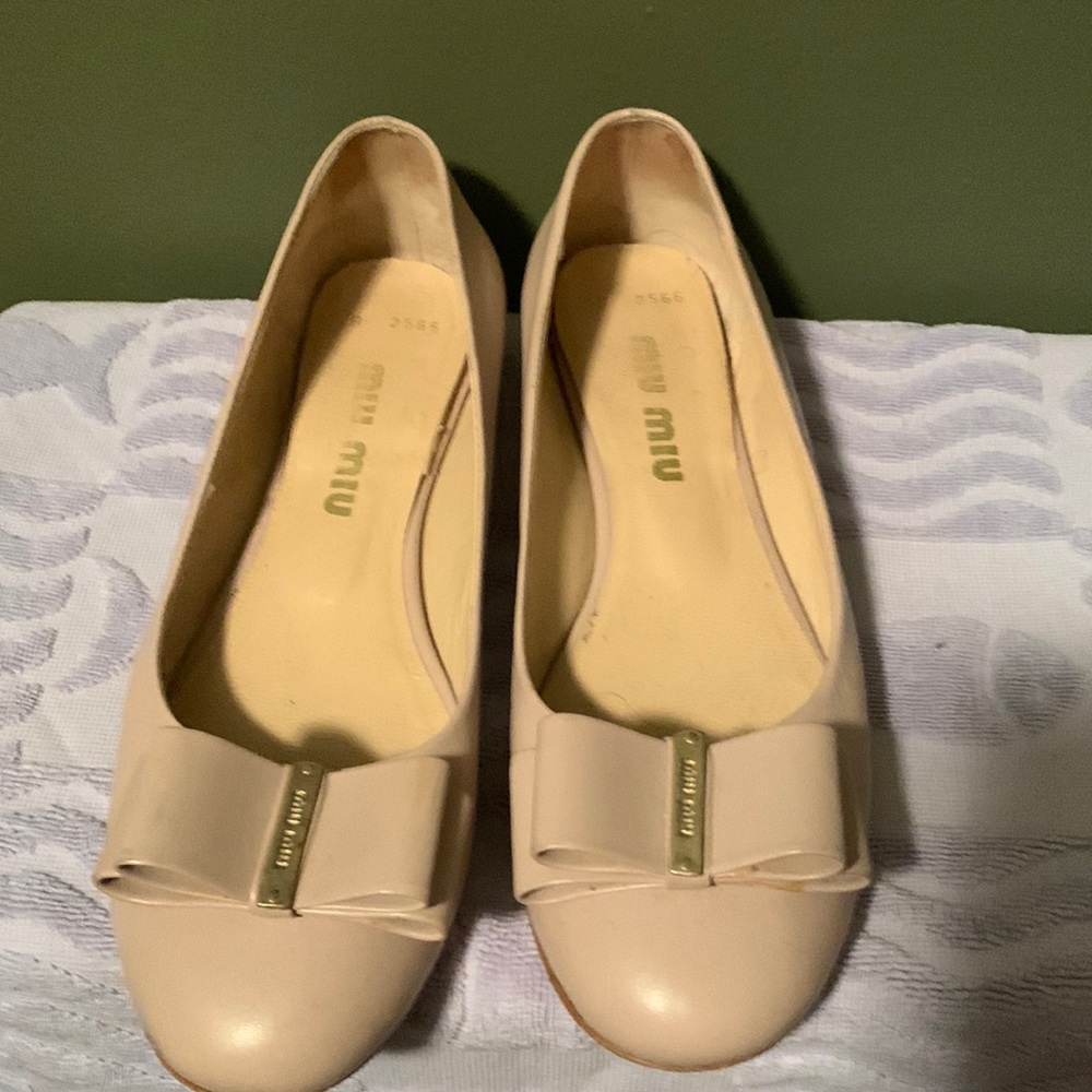 Designer Miu Miu Flats With Bows, Size 39, Nude C… - image 1